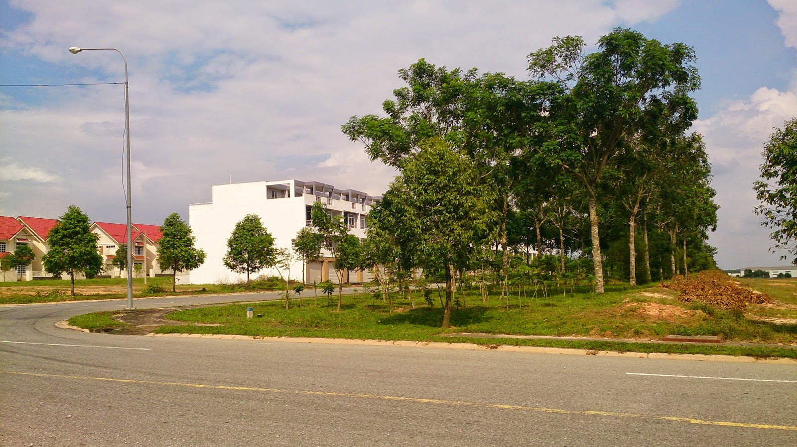 Bán lô MT Nguyễn Tất Thành gần đại học mở Hà Nội